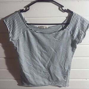 Hollister top